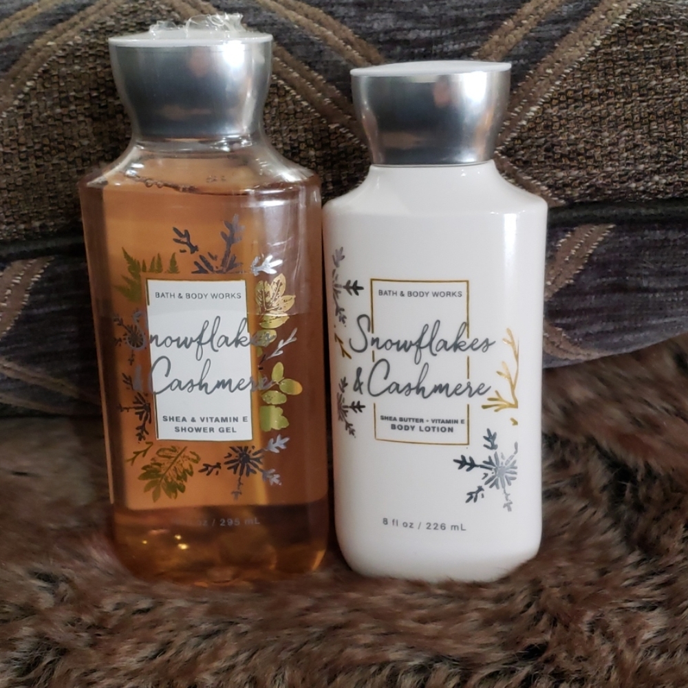 BATH & BATH WORKS Snowflakes and Cashmere